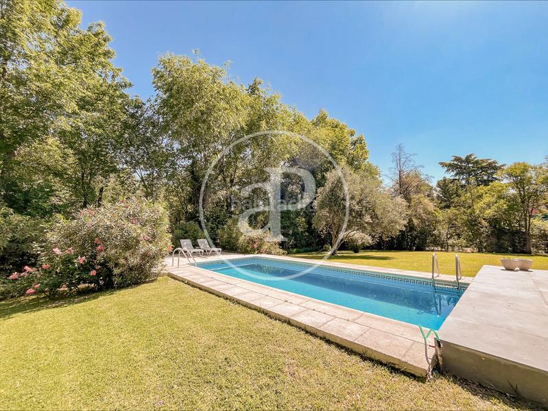 Foto d6a7cc79-ab08-4a3c-b795-71f492bf9152. Location maison avec chauffage parking piscine dans La Moraleja