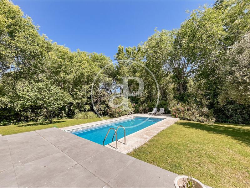 Foto 8e01e79f-079d-465a-85fe-5e92a585f95a. Miete haus mit heizung parking pool in urbanización La Moraleja La Moraleja