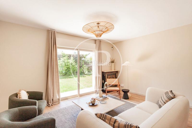 Foto 1f2cda9c-778f-40c6-92d9-a1ea5df529a9. Rent house with heating parking pool in urbanización La Moraleja La Moraleja