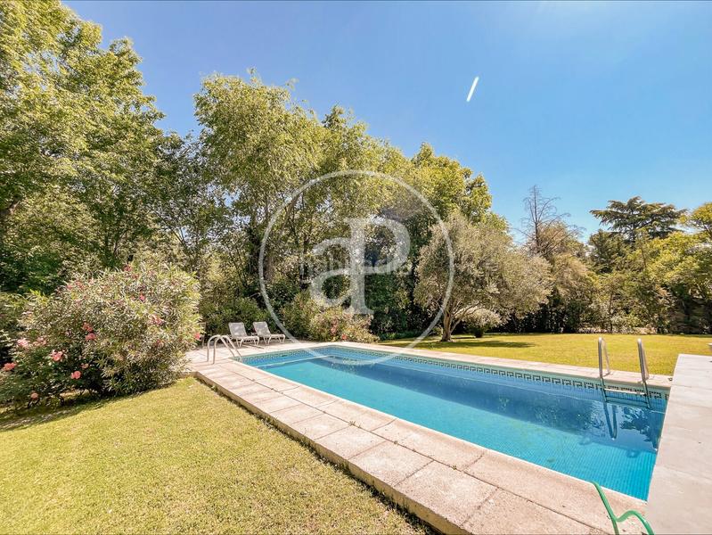 Foto 2dd0241d-510e-46b6-8f0f-0a625130c4c1. Rent house with heating parking pool in urbanización La Moraleja La Moraleja