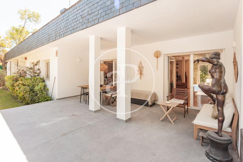 Foto 2e429697-68f7-448f-8807-2395604f8a85. Rent house with heating parking pool in urbanización La Moraleja La Moraleja