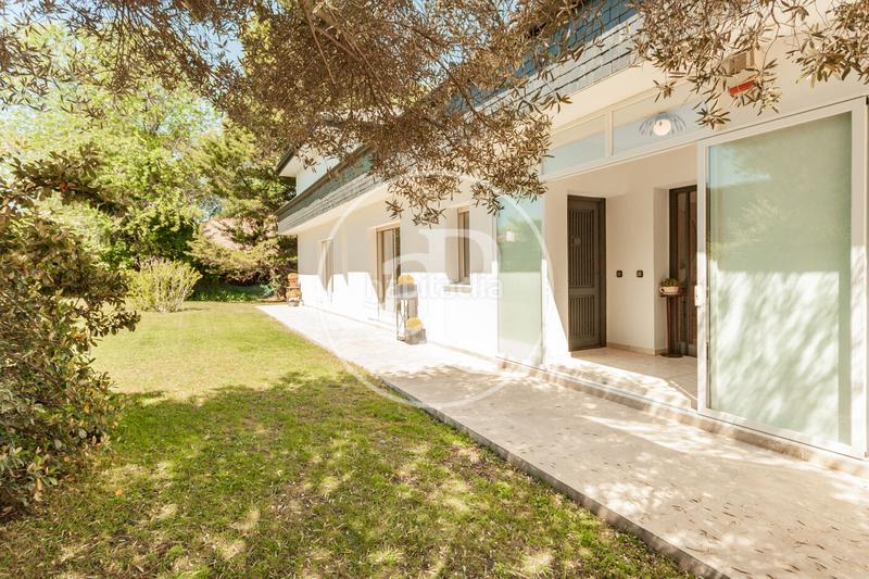 Foto 2f3e5e9f-93a1-45ef-bcd7-7d323dc78bb6. Rent house with heating parking pool in urbanización La Moraleja La Moraleja