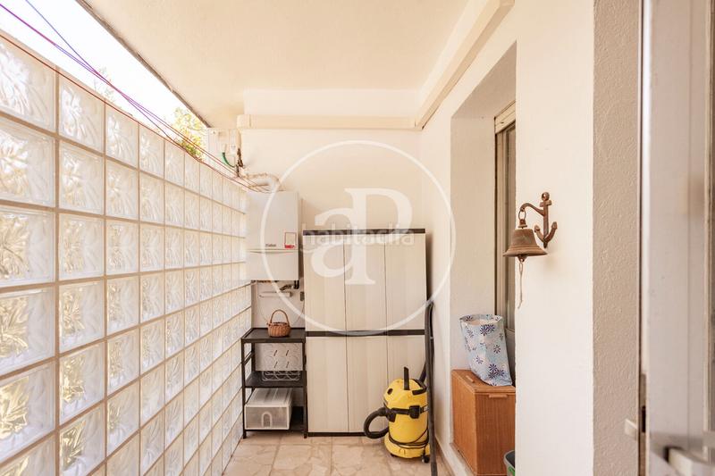 Foto b59137dc-4489-4c07-8d0e-66a19f41e380. Rent house with heating parking pool in urbanización La Moraleja La Moraleja