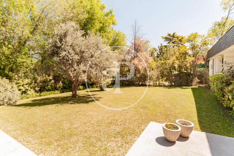 Foto fee02f14-06fc-41aa-8794-f898eafca743. Rent house with heating parking pool in urbanización La Moraleja La Moraleja