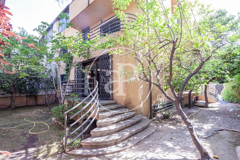 Foto ca42b2f3-1c3a-4b1a-8ff3-60b9508908e9. Casa aparellada amb calefacció aparcament a Nueva España Madrid