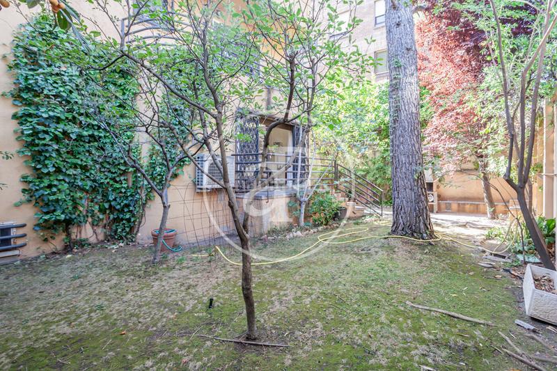 Foto d411aa66-8249-4472-a2e7-dd8945eb1d47. Casa aparellada amb calefacció aparcament a Nueva España Madrid