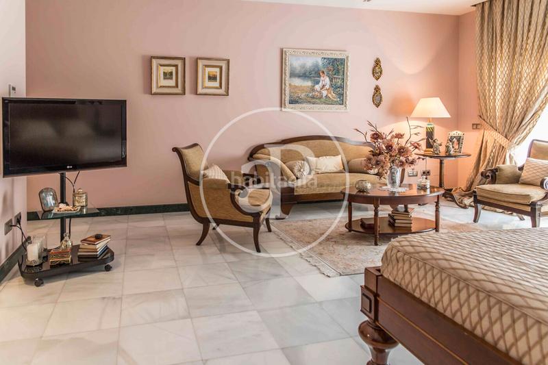 Foto b31df462-256b-4ba0-bf17-5d6a77d3417c. Casa amb calefacció aparcament piscina a Las Lomas Boadilla del Monte