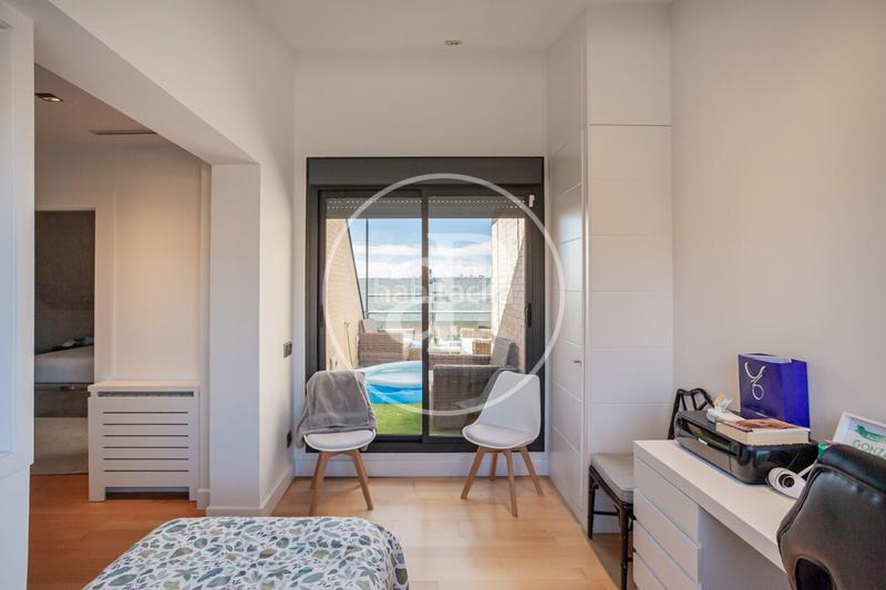 Foto 0e479a0a-6e8c-4a78-900b-fbce7c314fe9. Attique avec chauffage parking piscine dans Encinar de los Reyes La Moraleja