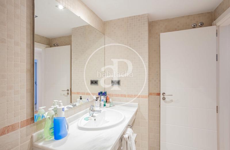 Foto 31dc9a6a-48c6-4afa-89c7-63c938ed0e4c. Attique avec chauffage parking piscine dans Encinar de los Reyes La Moraleja