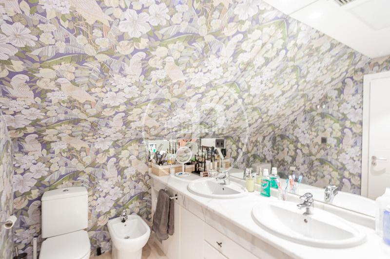 Foto 491eb027-e110-42fc-aba9-acb46724b9de. Attique avec chauffage parking piscine dans Encinar de los Reyes La Moraleja