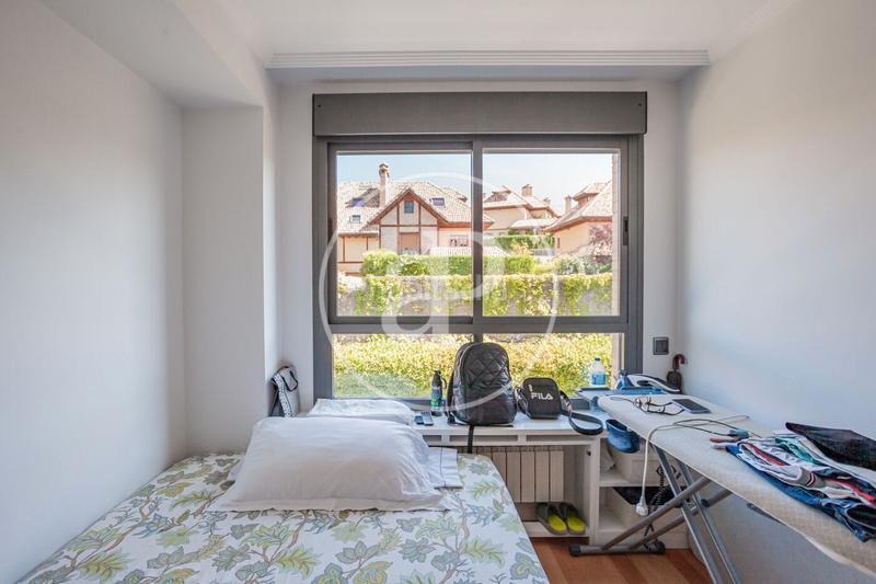 Foto 9723aa18-3444-434a-b12e-7d06f68e02ea. Attique avec chauffage parking piscine dans Encinar de los Reyes La Moraleja