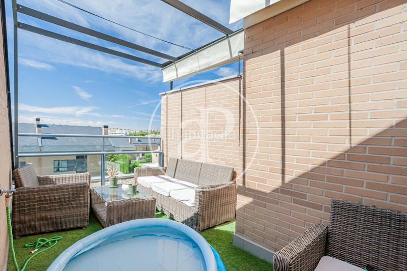 Foto b2dbb0d4-1ae0-4172-8b53-69c69d49f6fa. Attique avec chauffage parking piscine dans Encinar de los Reyes La Moraleja