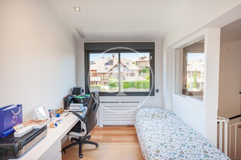 Foto cebd7f85-7733-4089-9e06-a3108f180337. Attique avec chauffage parking piscine dans Encinar de los Reyes La Moraleja