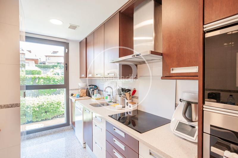 Foto e4b527cf-ff37-4e7d-9b76-6a74a76e997f. Attique avec chauffage parking piscine dans Encinar de los Reyes La Moraleja