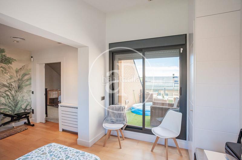 Foto f1a22eaa-cbd4-4ba9-8344-1d3483ffadb1. Attique avec chauffage parking piscine dans Encinar de los Reyes La Moraleja