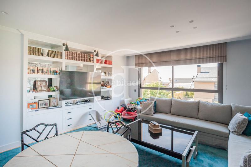 Foto fcaec896-c5df-40c4-aba6-6be2fbcd18d1. Attique avec chauffage parking piscine dans Encinar de los Reyes La Moraleja