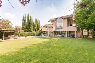 Casa a Monte el Pilar. Casa en venta en majadahonda