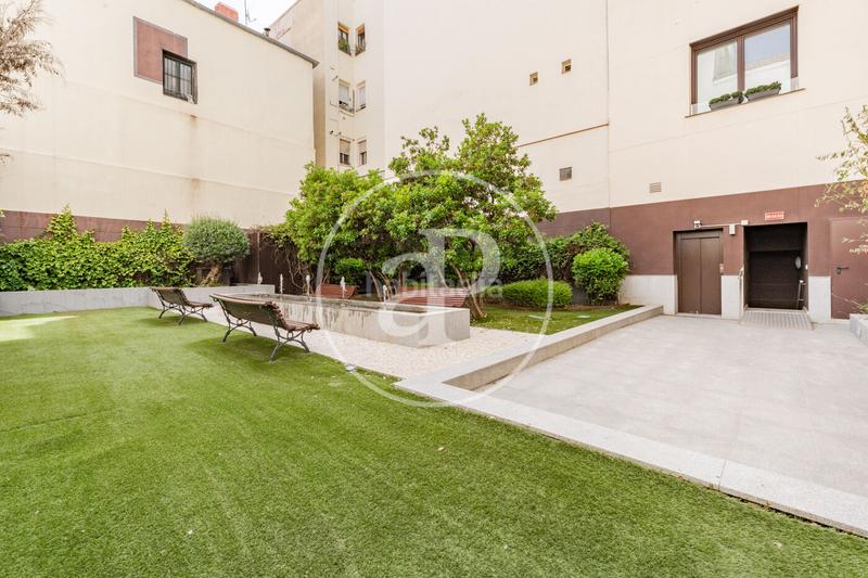 Foto 2499c4df-0a7b-4db7-bd07-9e71b0664a25. Attico con riscaldamento parcheggio in Embajadores-Lavapiés Madrid