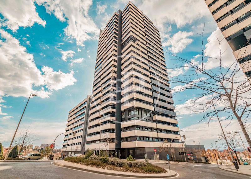 Foto 4c44b8a3-6f4d-4ad2-8b21-b04830a9b448. Rent flat with heating parking pool in Valdeacederas Madrid
