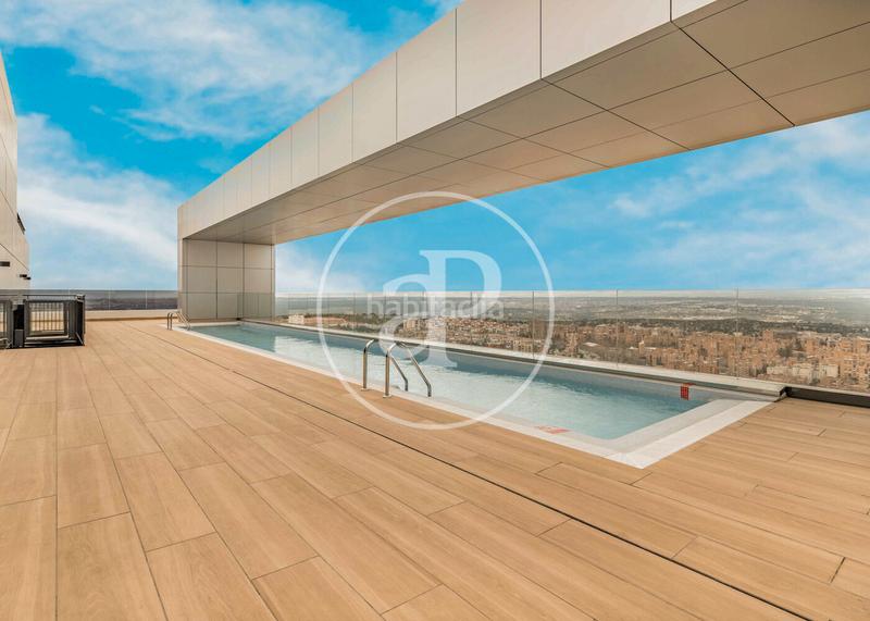 Foto 5a53a4fc-d7f0-4b4d-bff0-210be9170346. Rent flat with heating parking pool in Valdeacederas Madrid