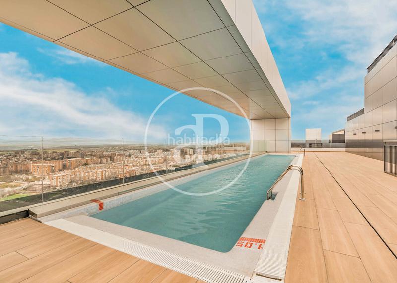 Foto d2669967-9316-49e8-ba99-5a6194e83164. Rent flat with heating parking pool in Valdeacederas Madrid