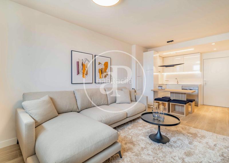 Foto eefbe247-4bce-426f-8ebf-ba50eda8d81e. Rent flat with heating parking pool in Valdeacederas Madrid