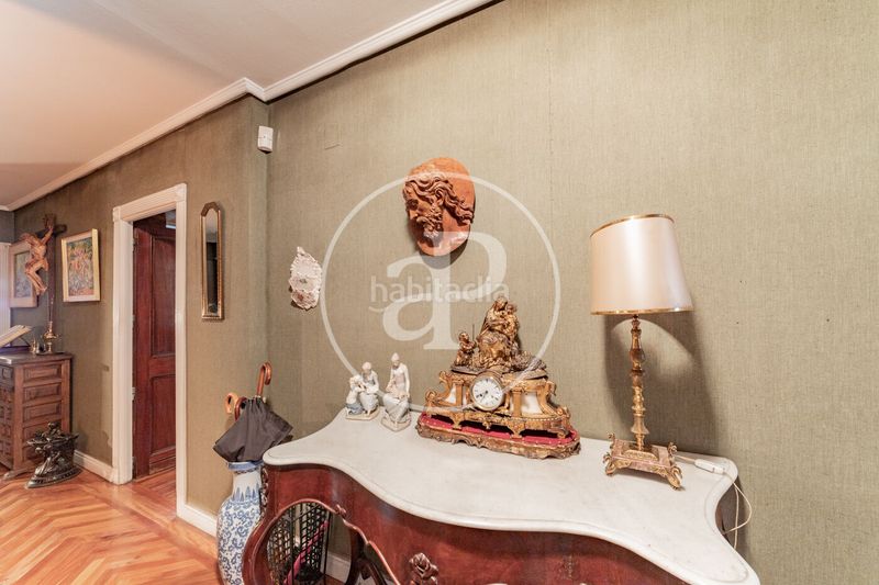 Foto 3aaf5b40-c9da-4f34-88b7-ea9f927ac0a2. Pis amb calefacció aparcament a Castellana Madrid