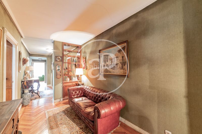 Foto 3b4e47b5-a822-40da-9928-b79dc89aabd3. Pis amb calefacció aparcament a Castellana Madrid