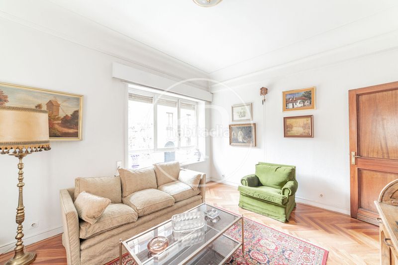 Foto 612fafbe-56a9-41ef-9a87-8f6096577692. Pis amb calefacció aparcament a Castellana Madrid