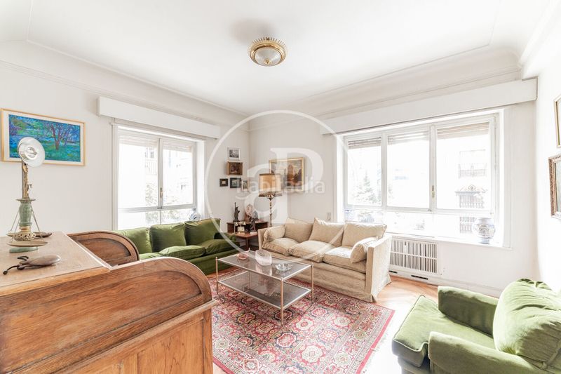 Foto 6e514c39-aa6a-4cb4-9f3b-0dcf298c8601. Pis amb calefacció aparcament a Castellana Madrid