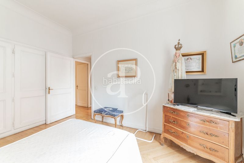 Foto 6f5ac352-4b9c-4bb2-8aa3-583894c90531. Pis amb calefacció aparcament a Castellana Madrid