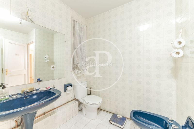 Foto cfac5c99-877f-457f-b1a5-e597247faa02. Pis amb calefacció aparcament a Castellana Madrid