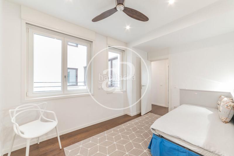 Foto ca2007bb-edbc-4ec0-ad44-7d59f9a65b05. Rent flat with heating parking pool in Universidad-Malasaña Madrid