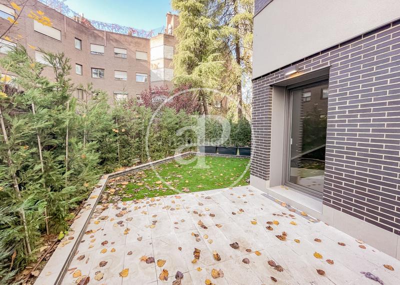 Foto 508782bd-ead0-4a6e-b69e-46ebd10788fc. Rent flat with heating parking pool in Colina Madrid