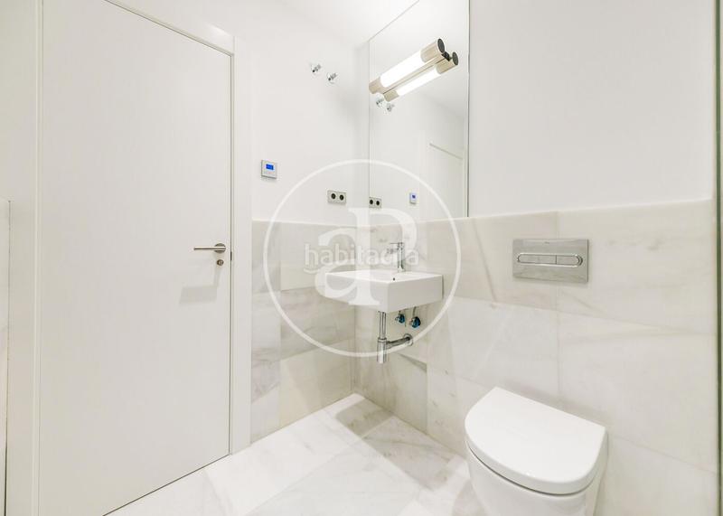 Foto 13673ddf-231f-433c-9f21-c42085b4c8d3. Doppelhaus mit heizung parking pool in Canillas Madrid