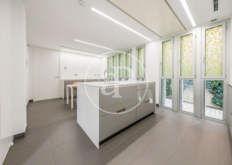 Foto 59c0d01f-82f8-4620-8cab-ac5352f4d39b. Doppelhaus mit heizung parking pool in Canillas Madrid