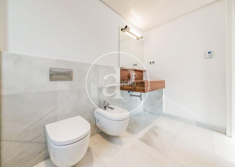 Foto 9526e663-b0c0-4029-a278-e718ca76cfb3. Doppelhaus mit heizung parking pool in Canillas Madrid