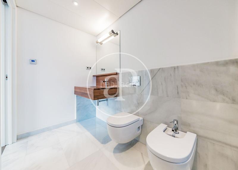 Foto ba698c9b-7c99-4351-a0fc-3e1c94e9f671. Doppelhaus mit heizung parking pool in Canillas Madrid