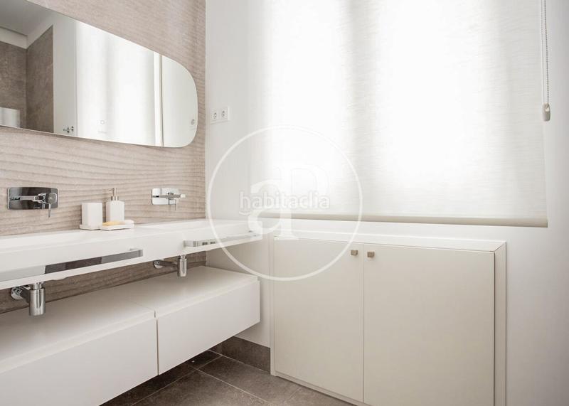 Foto 5dde134e-9ecf-4a40-aec1-c600fc82a793. Alquiler piso  en alquiler en calle juan de mena en Madrid