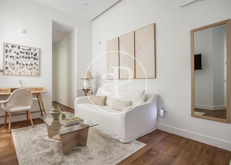 Foto 7a4837be-a56b-4488-8b05-adf42ceab9b2. Alquiler piso  en alquiler en calle juan de mena en Madrid