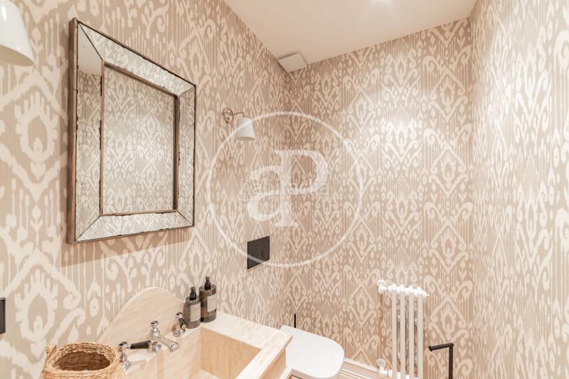 Foto 2d83350b-88eb-4f59-8509-680dd65c8fc0. Rent flat with heating in Jerónimos Madrid