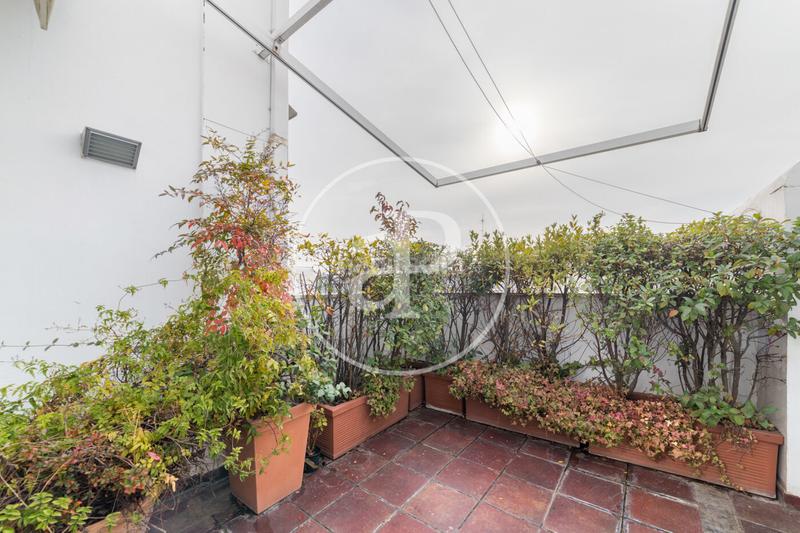 Foto b2a633a4-644c-411d-b392-fb4277185534. Duplex con riscaldamento parcheggio piscina in Nueva España Madrid