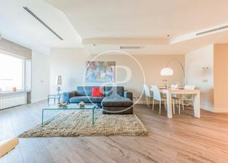 Etagenwohnung in Pl. de España