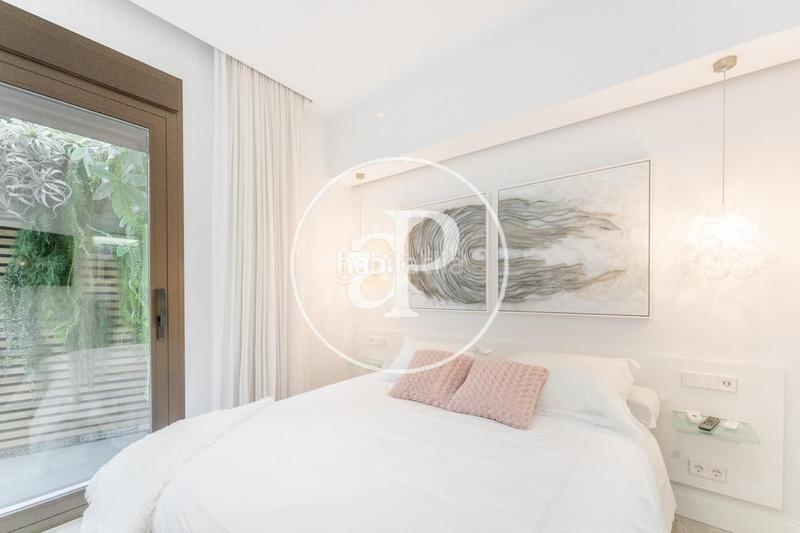 Foto 2c16b7c0-e208-4b2c-b0ee-d7db40b5f74d. Dúplex  en venta en Jerónimos en Jerónimos Madrid