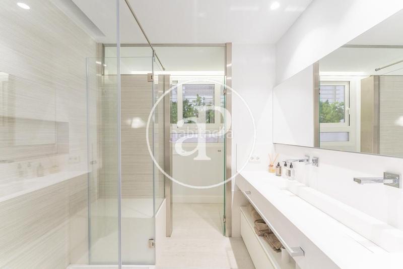 Foto 3f0e05a6-0922-4274-8220-33a935472073. Dúplex  en venta en Jerónimos en Jerónimos Madrid