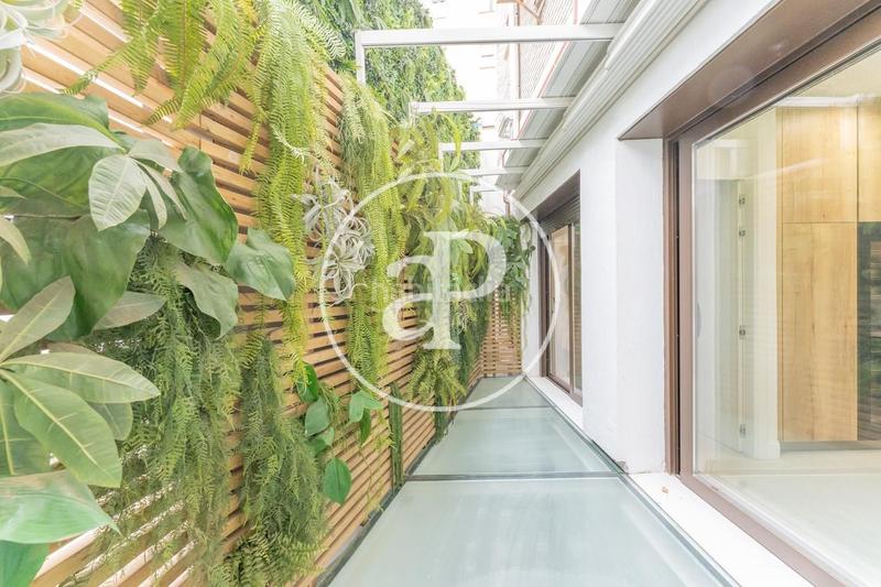 Foto 86ab4c71-78ab-40fc-9183-c42d6e0faabe. Dúplex  en venta en Jerónimos en Jerónimos Madrid