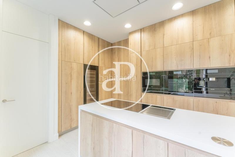 Foto a56ec219-546f-4b90-9667-ca615cec2eb3. Dúplex  en venta en Jerónimos en Jerónimos Madrid