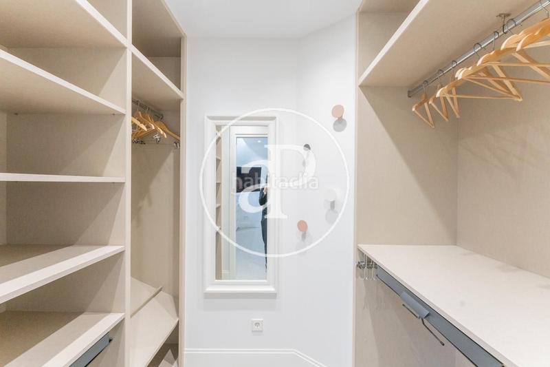 Foto bcc11790-a4e2-4eb5-a252-2407eb3eee25. Dúplex  en venta en Jerónimos en Jerónimos Madrid