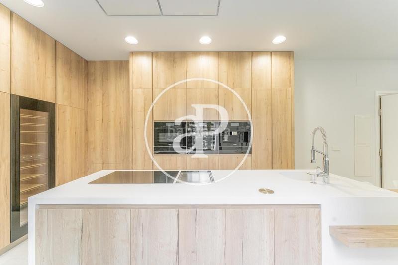 Foto d4068833-0ce1-411e-a5ad-a41bd3df26c4. Dúplex  en venta en Jerónimos en Jerónimos Madrid