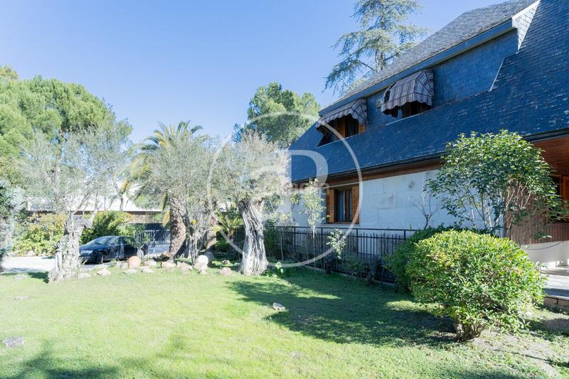 Foto 1850bd9c-c937-4df3-8550-925053f04179. Casa con riscaldamento parcheggio piscina in Las Lomas Boadilla del Monte